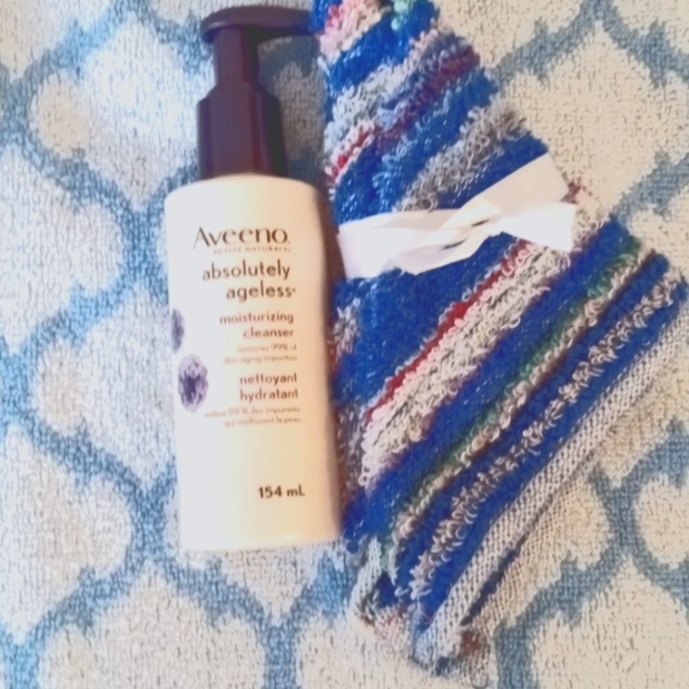 Discontinued Absolutely Ageless Moisturizing Cleanser